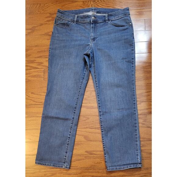 Chico's Women's Size 2.5R (16) Med Wash Blue Denim Straight leg Ankle Jean - Picture 1 of 11